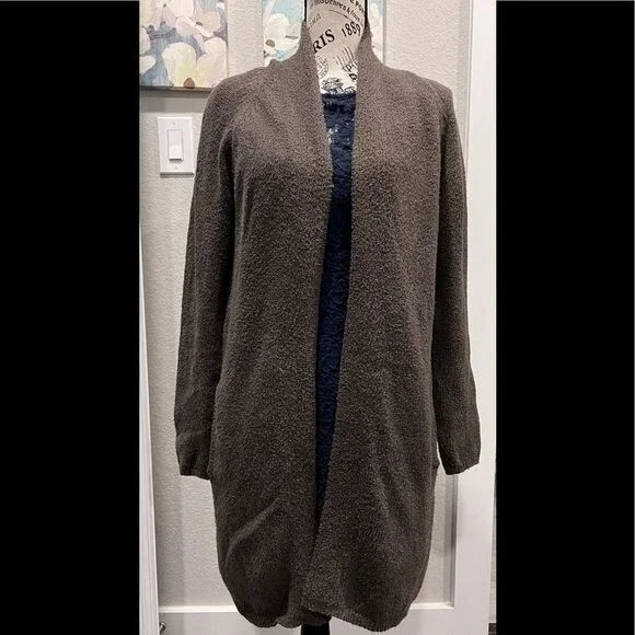 Aritzia Community ‘Vetus’ sweater in EUC - Picture 3 of 7